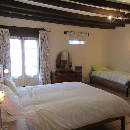 Bed and Breakfast Thesecretgarden-France Saint-Pierre-du-Lorouer Екстер'єр фото
