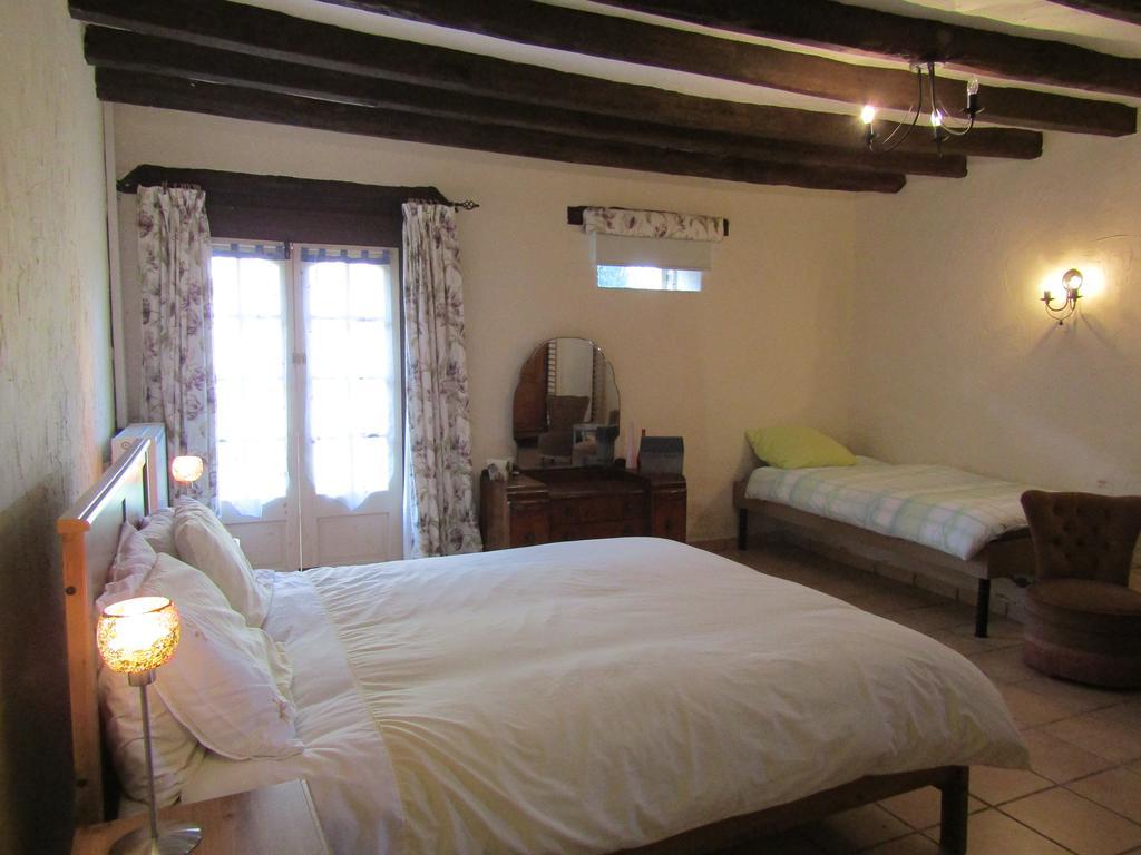 Bed and Breakfast Thesecretgarden-France Saint-Pierre-du-Lorouer Екстер'єр фото